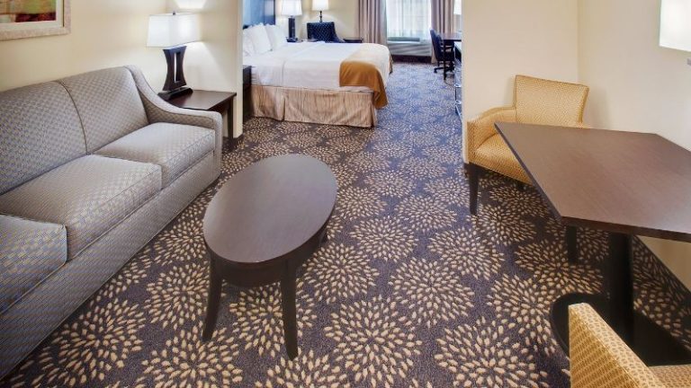 Holiday Inn Express & Suites Grand Island, an IHG Hotel
