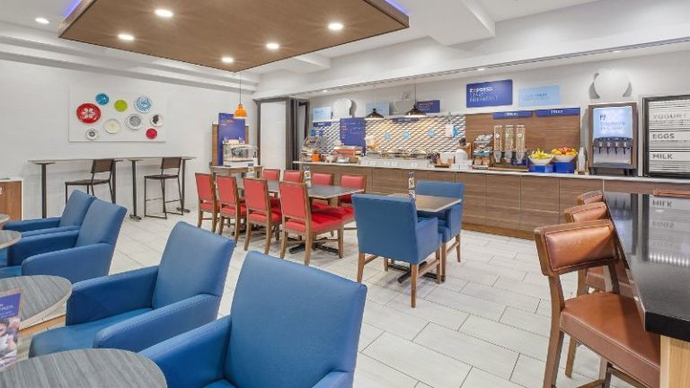 Holiday Inn Express & Suites Tacoma, an IHG Hotel