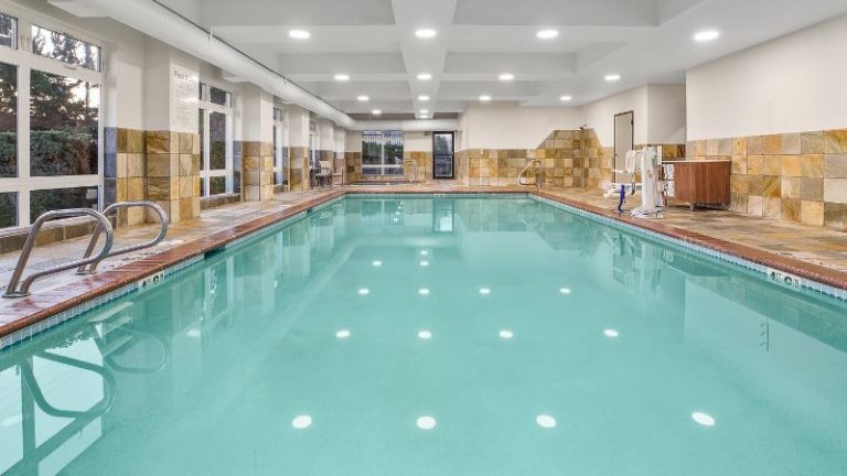 Holiday Inn Express & Suites Tacoma, an IHG Hotel