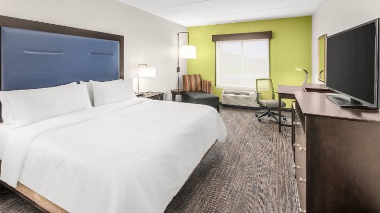 Holiday Inn Express & Suites Wilmington-Newark