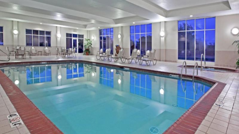 Holiday Inn Purdue – Fort Wayne, an IHG Hotel, room with private jacuzzi, photo 6