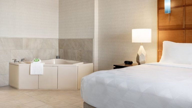 Holiday Inn & Suites Ocean City, an IHG Hotel