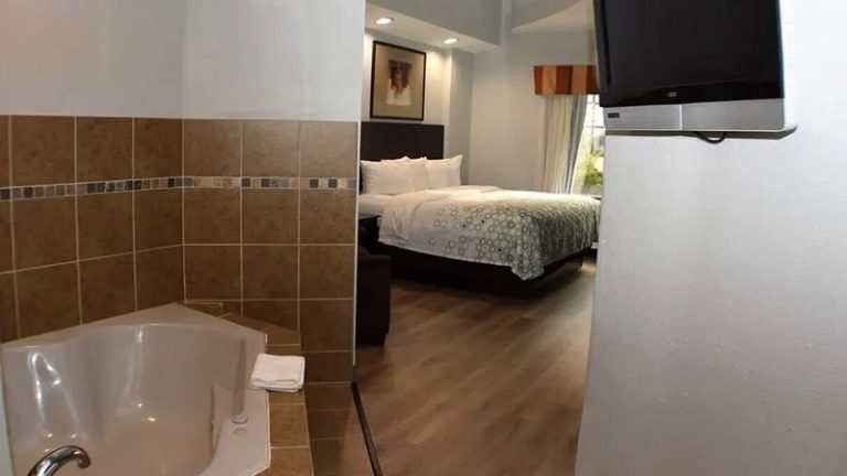 HomeTowne Studios & Suites Washington