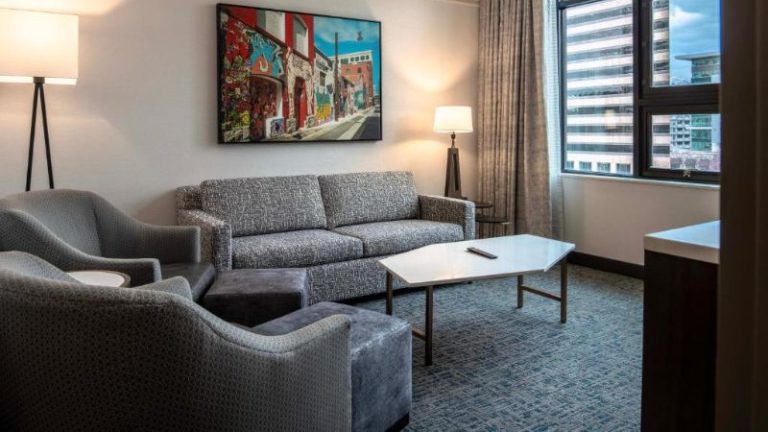 Hotel 43