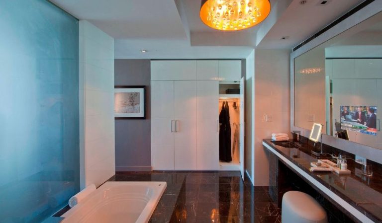 Hotel Beaux Arts Autograph Collection
