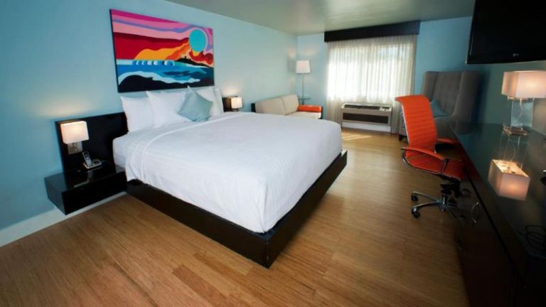 Hotel Current