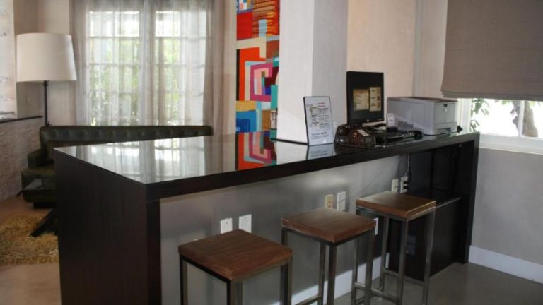 Hotel Current