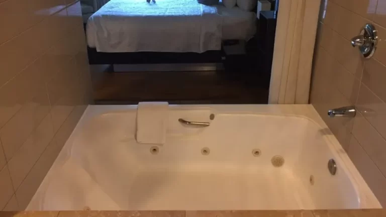 Hotel Current