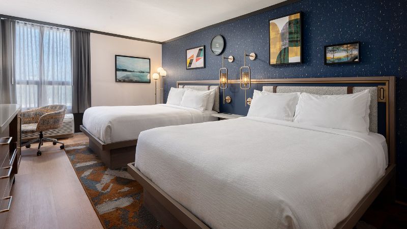 Hotel Indigo Detroit North – Troy, room with private jacuzzi, photo 3