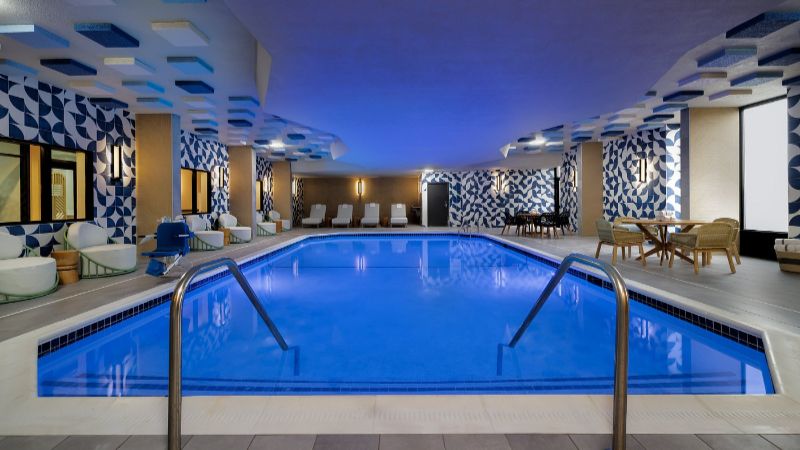 Hotel Indigo Detroit North – Troy, room with private jacuzzi, photo 6