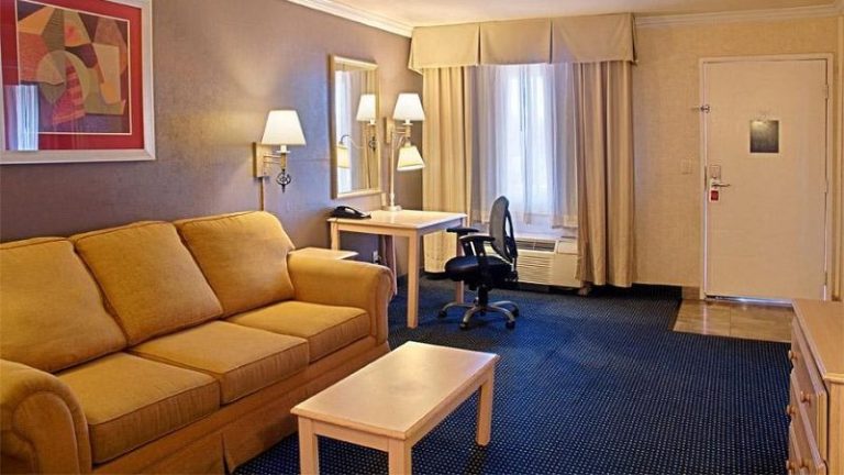 Hotel Tempe/Phoenix Airport InnSuites Hotel & Suites