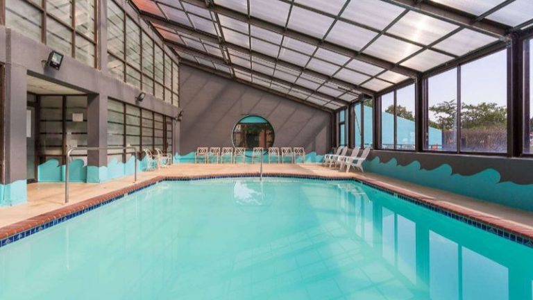 Howard Johnson by Wyndham Williamsburg