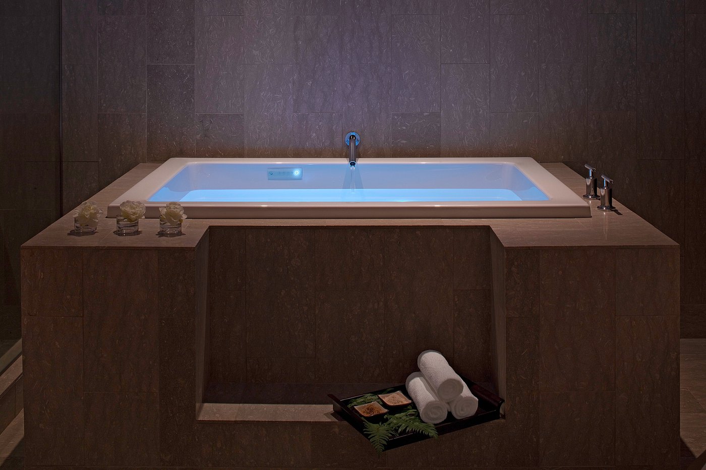 Hyatt At Olive 8, room with private jacuzzi, photo 1