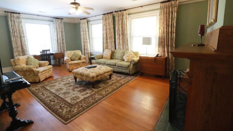Inn At 835 Boutique Hotel