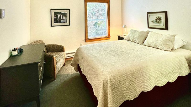 Inn at Creek Street, room with private jacuzzi, photo 2