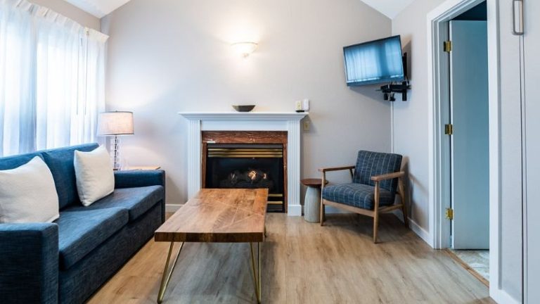 Inn at Haystack Rock