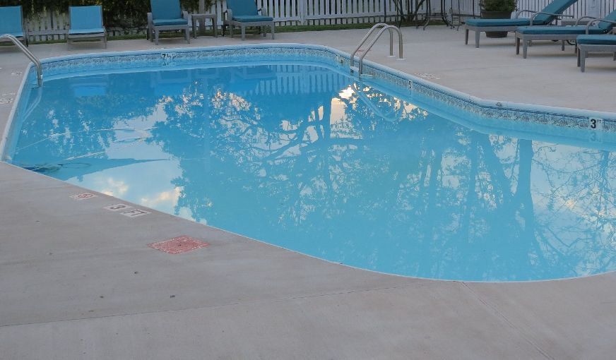 Inn at Huntingfield Creek, room with private jacuzzi, photo 6