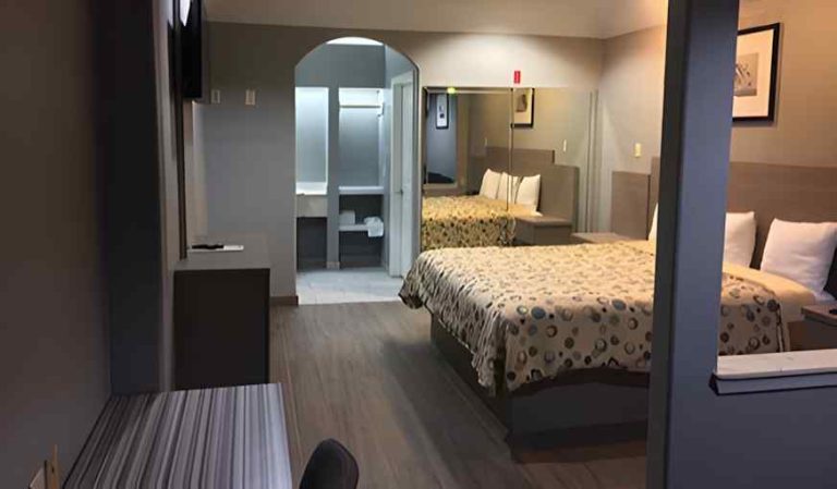 Island Suites Hobby Airport 