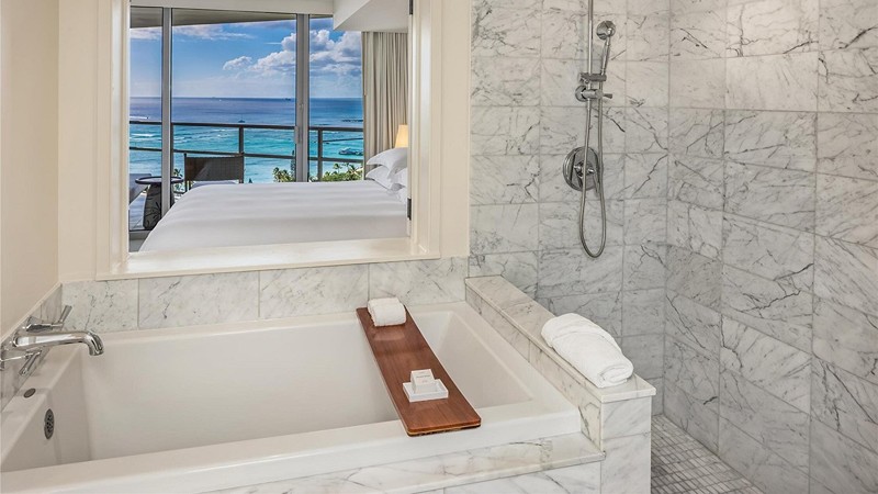 Ka Lai Waikiki Beach Lxr Hotels Resorts5 - jacuzzi hotel room
