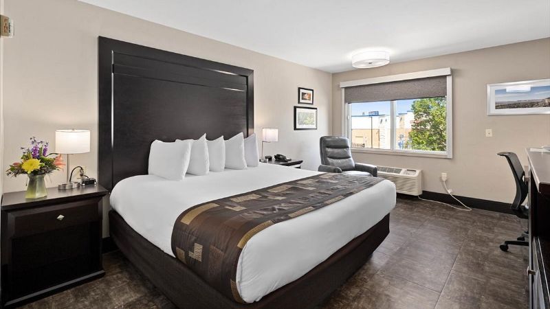 Kelly Inn Billings, room with private jacuzzi, photo 2