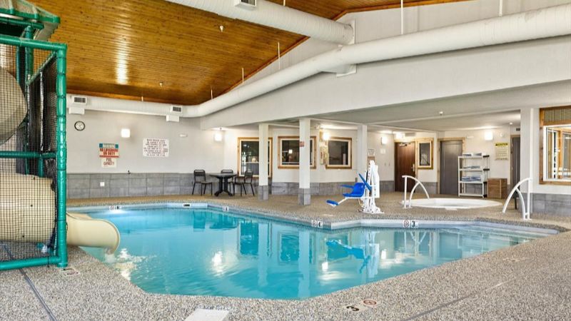 Kelly Inn Billings, room with private jacuzzi, photo 6