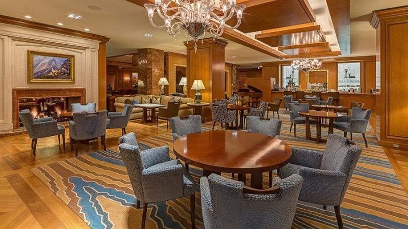 Little America Hotel, room with private jacuzzi, photo 7
