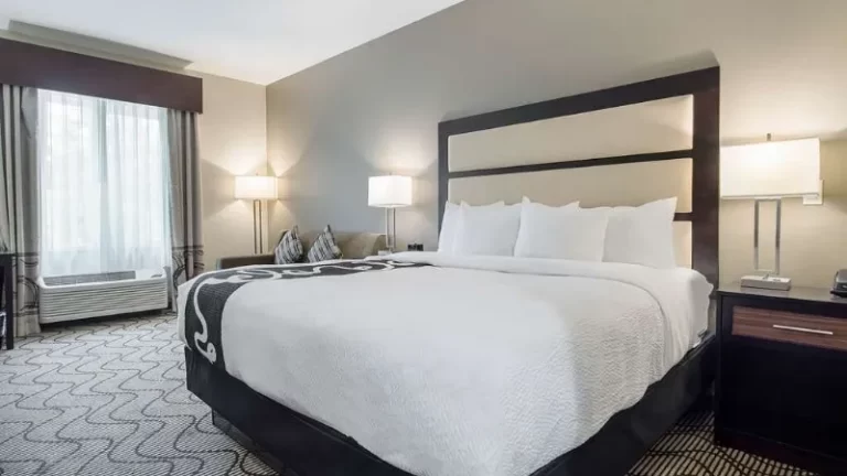 La Quinta Inn & Suites by Wyndham Auburn