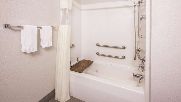 La Quinta Inn & Suites by Wyndham Erie