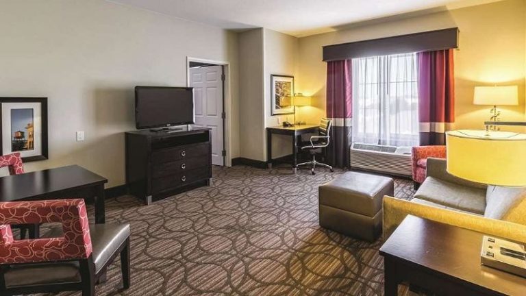 La Quinta Inn & Suites by Wyndham Fargo-Medical Center