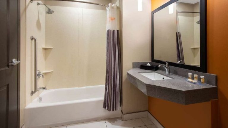 La Quinta Inn & Suites by Wyndham Harrisburg-Hershey