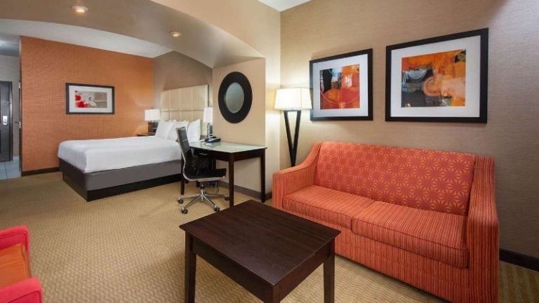 La Quinta Inn & Suites by Wyndham Harrisburg-Hershey