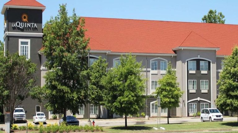 La Quinta Inn & Suites by Wyndham Huntsville Airport Madison