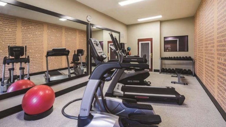 La Quinta Inn & Suites by Wyndham Louisville