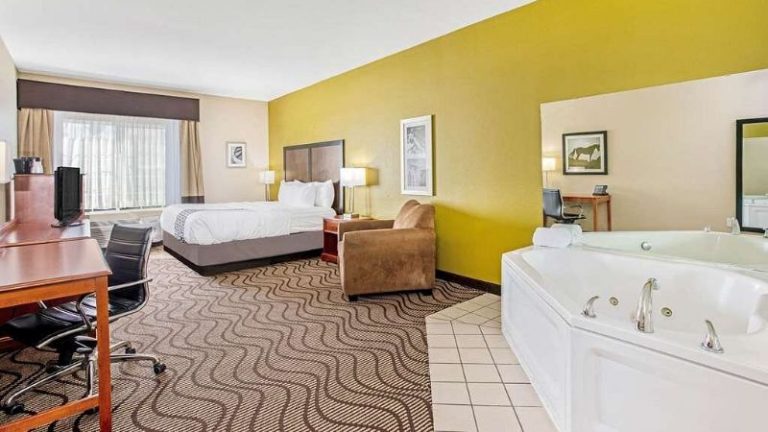 La Quinta Inn & Suites by Wyndham Corpus Christi Northwest