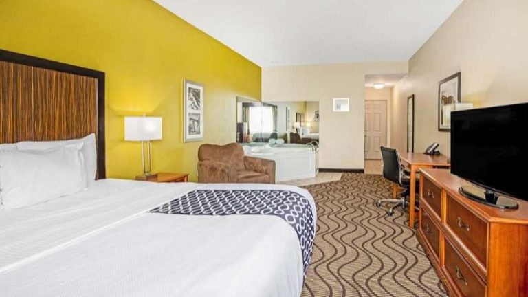 La Quinta Inn & Suites by Wyndham Corpus Christi Northwest