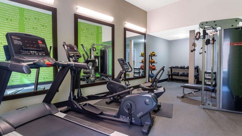 La Quinta by Wyndham Tampa Bay Area-Tampa South, room with private jacuzzi, photo 6
