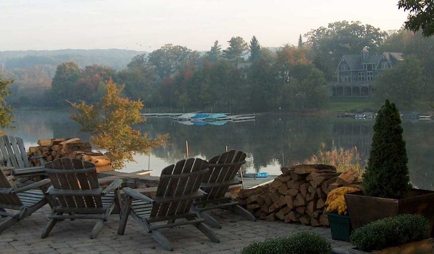 Lake Pointe Inn, room with private jacuzzi, photo 6