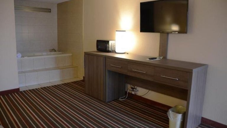 Legacy Inn Sumner