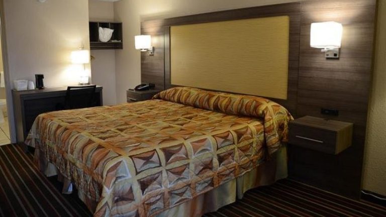 Legacy Inn Sumner