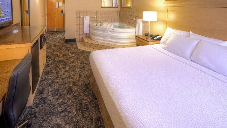 LivINN Hotel Cincinnati Sharonville Convention Center