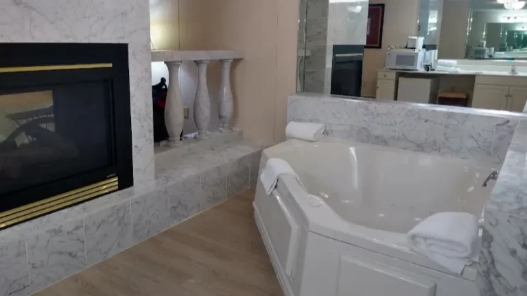 Lockport Inn and Suites
