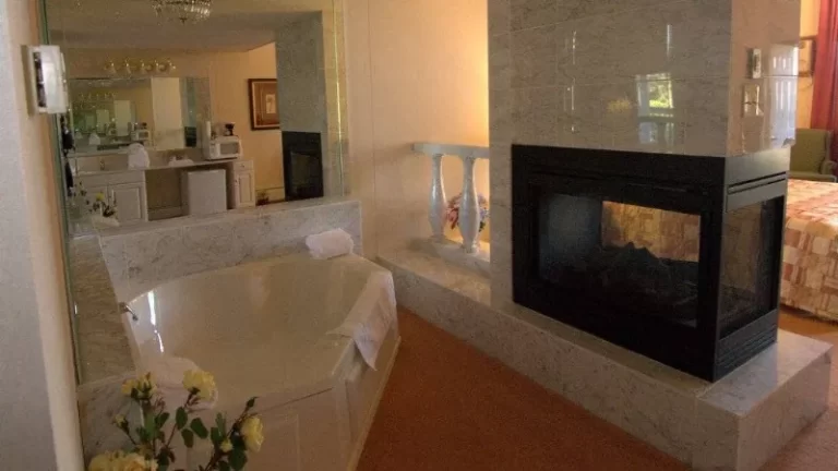 Lockport Inn and Suites