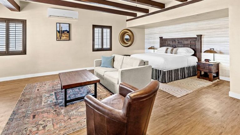 Lodge On The Desert