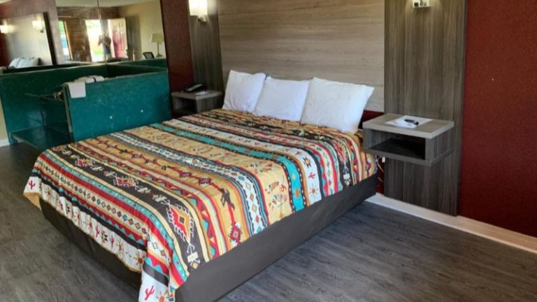 Log Cabin Inn
