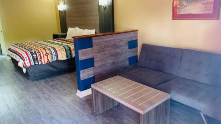 Log Cabin Inn