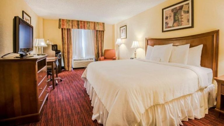 MCM Elegante Hotel and Suites – Dallas