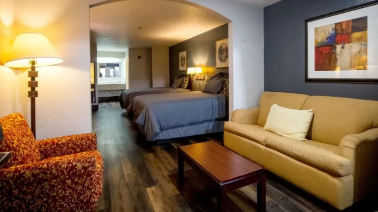 Magnolia Inn and Suites