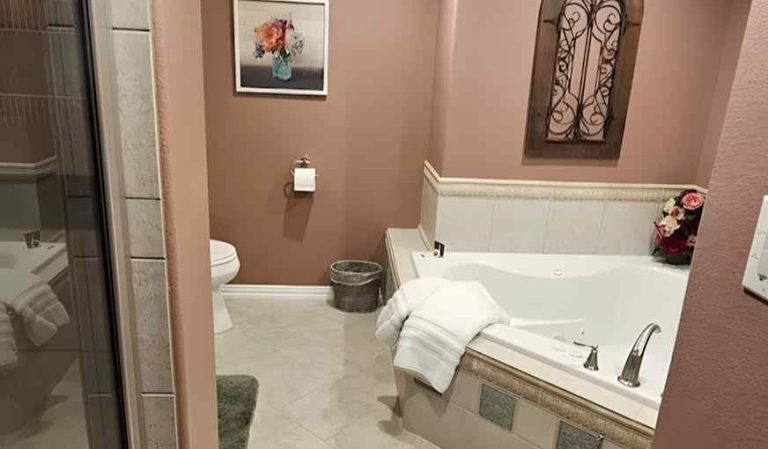 Maple Creek Bed and Breakfast