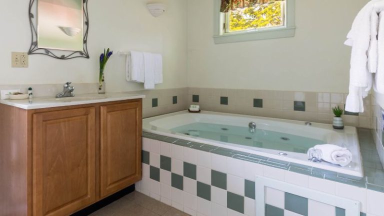 Maple Hill Farm Inn and Conference Center