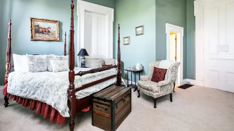 Maple Hill Manor Bed & Breakfast